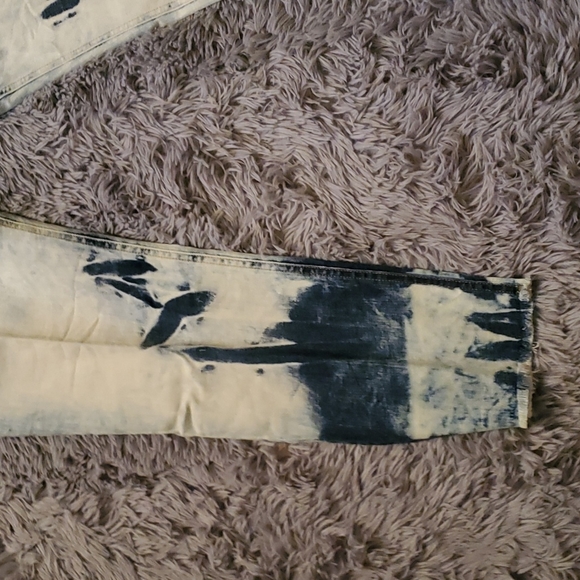 SZ 18/20 BNWOT RED JEANS NYC DISTRESSED TYE DYE - Picture 3 of 8